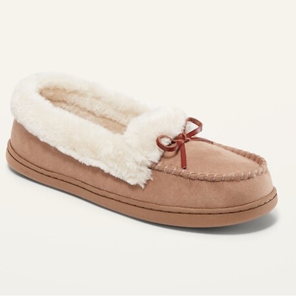 Old Navy Shoes - Old Navy Faux-Suede Sherpa-Lined Moccasin Slippers SZ 8